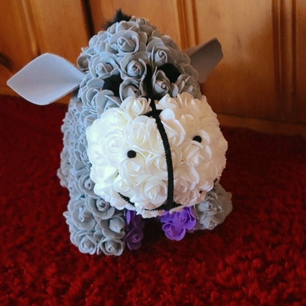 FOREVER ROSES HANDMADE FLOWER EEYORE DONKEY - Picture 1 of 9